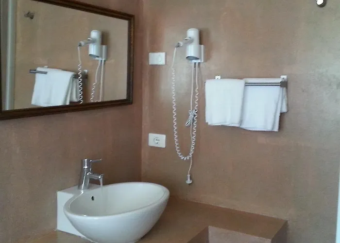 לינה וארוחת בוקר Corte Frisonai